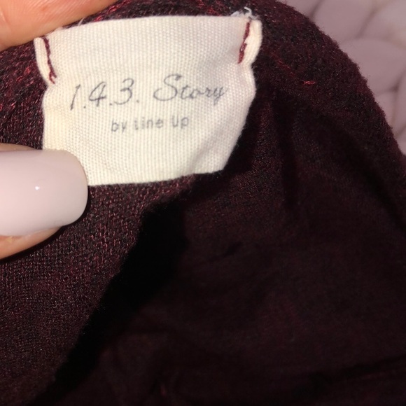 1.4.3. Story by line up small burgundy cozy top - Picture 5 of 7